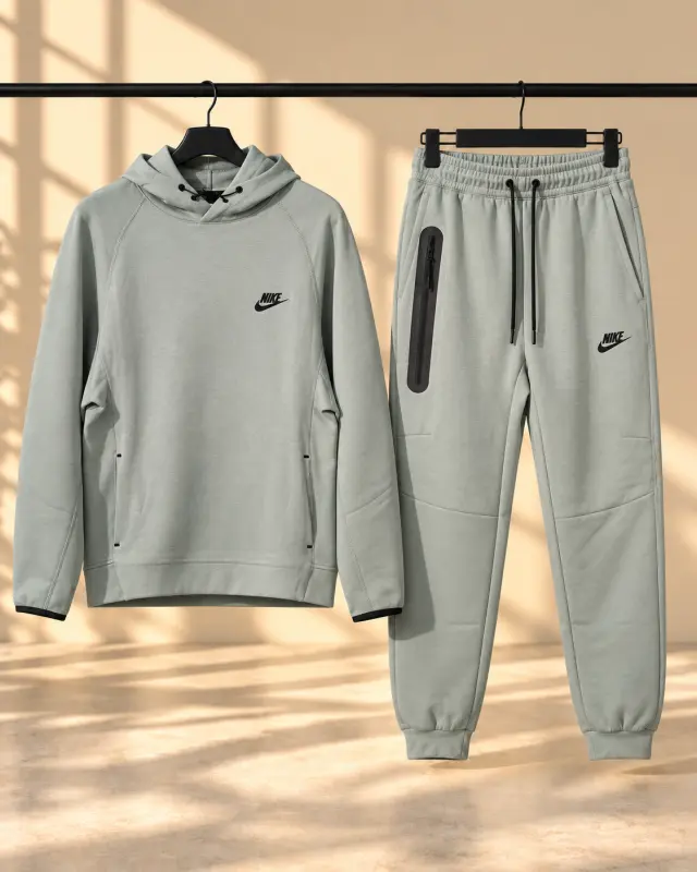 Nike Tech Fleece أخضر مينت