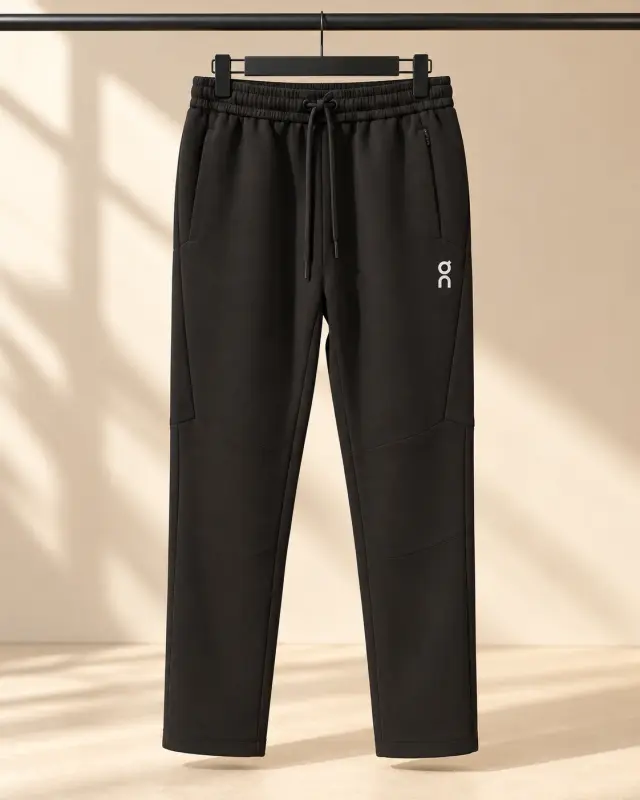 On Focus Tech Sweatpants أسود