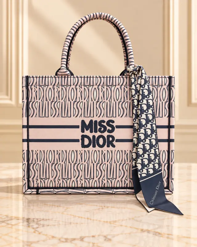 Dior Book Tote Miss Dior larg زهري
