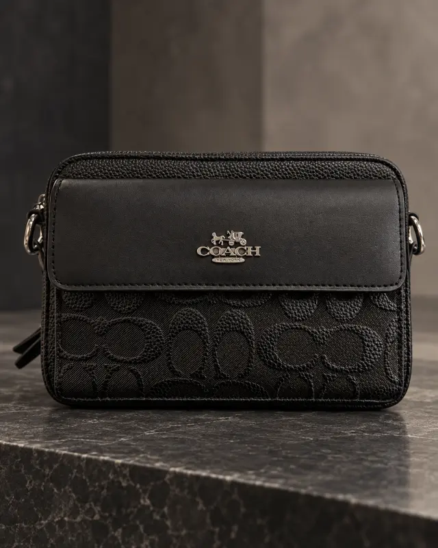 Coach Graham Crossbody Bag أسود