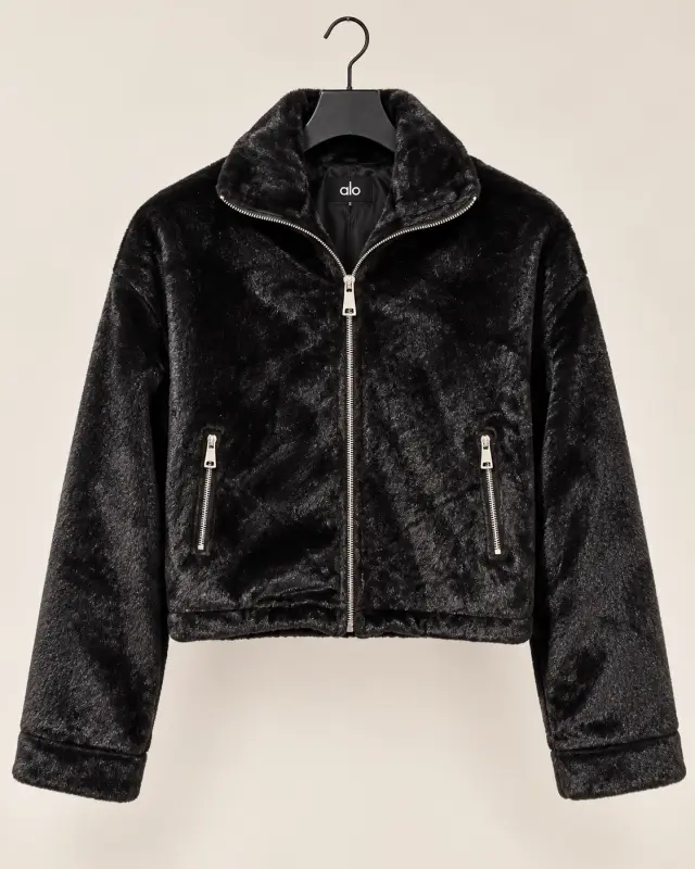 Alo Yoga Faux Fur Cropped Amore Jacket أسود
