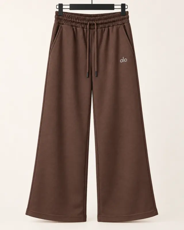Alo Yoga Accolade Straight Leg Sweatpants بني