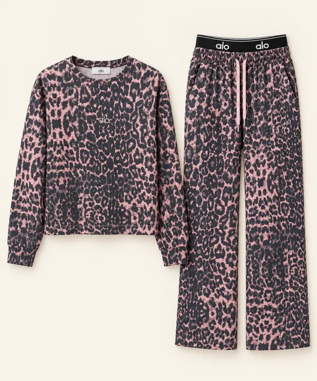 Alo Yoga Accolade Sweatshirt & Straight Leg Sweatpant تايغر وردي